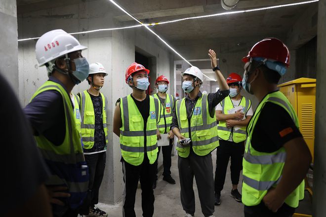 四大机器人现身工地，碧桂园以科技赋能安全生产与文明施工新标杆